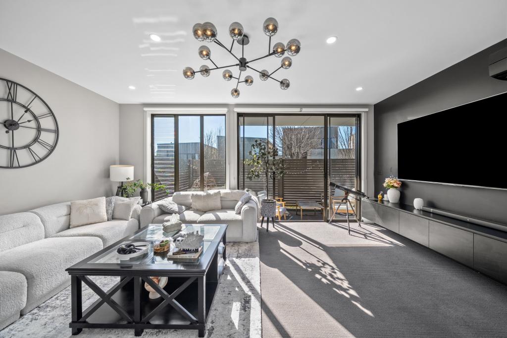 5/4 Yarra Bing Cres, Burwood, VIC 3125