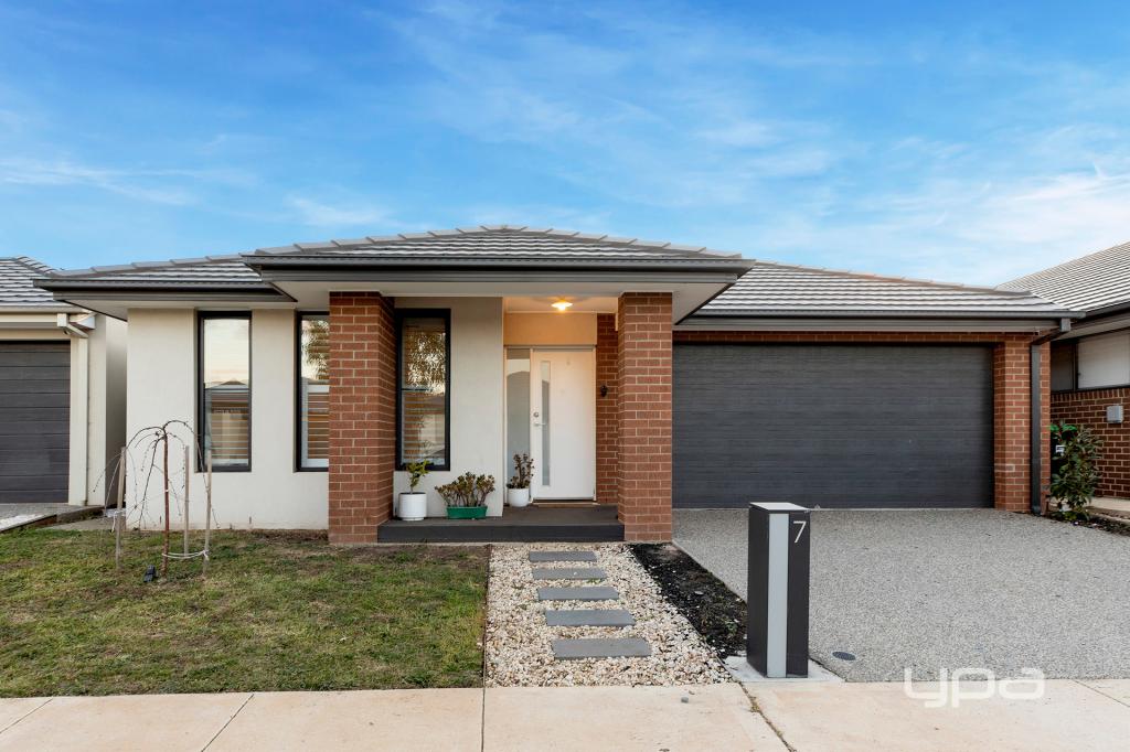 7 Shadow St, Deanside, VIC 3336