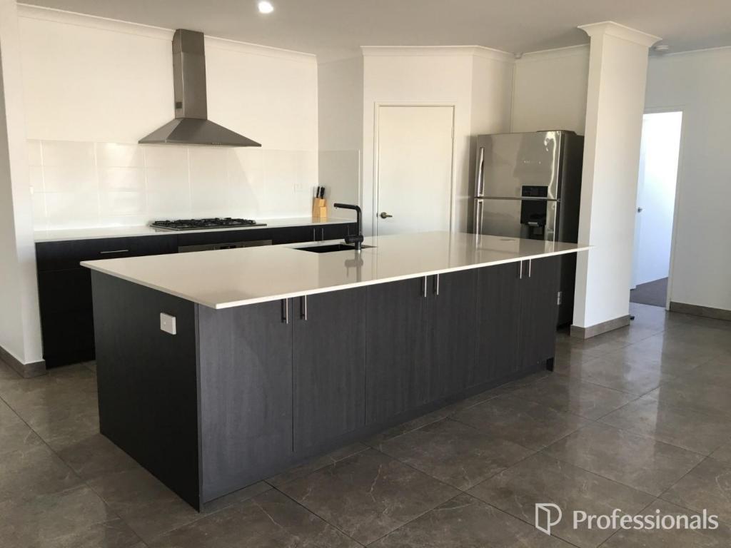 12 Mooball St, Yanchep, WA 6035