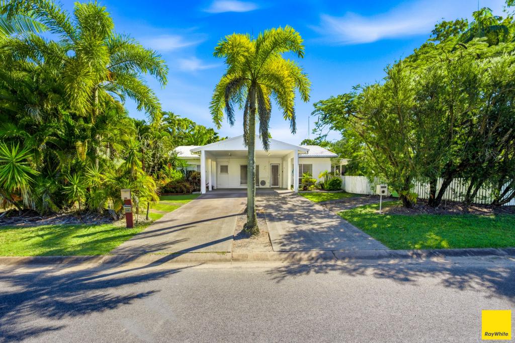 2/1 Baronia Cres, Holloways Beach, QLD 4878