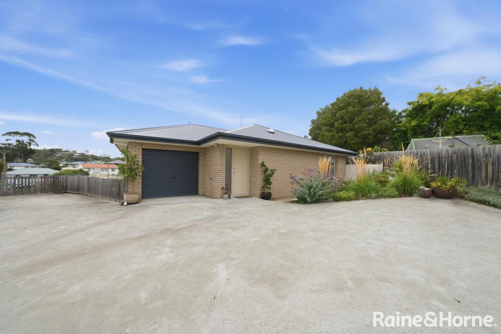 2/8 Zeehan St, Warrane, TAS 7018