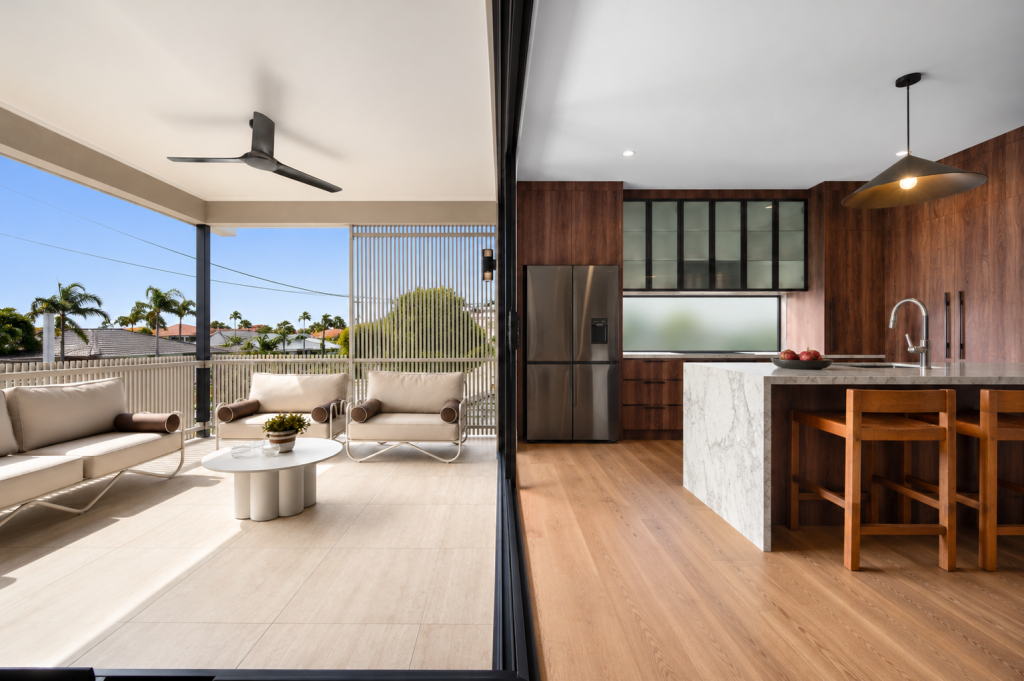 1/10 LEE RD, RUNAWAY BAY, QLD 4216