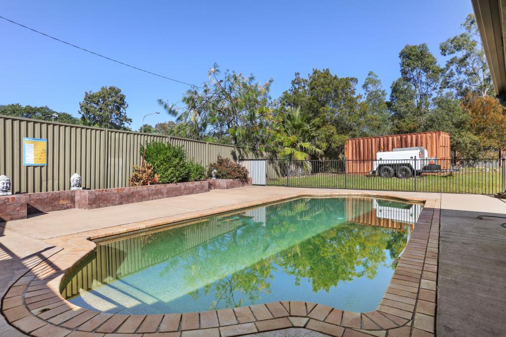 1 Hammond Dr, Gaven, QLD 4211
