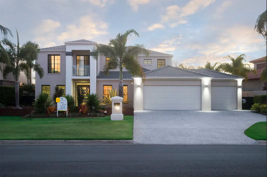 2112 Carlton Dr, Hope Island, QLD 4212