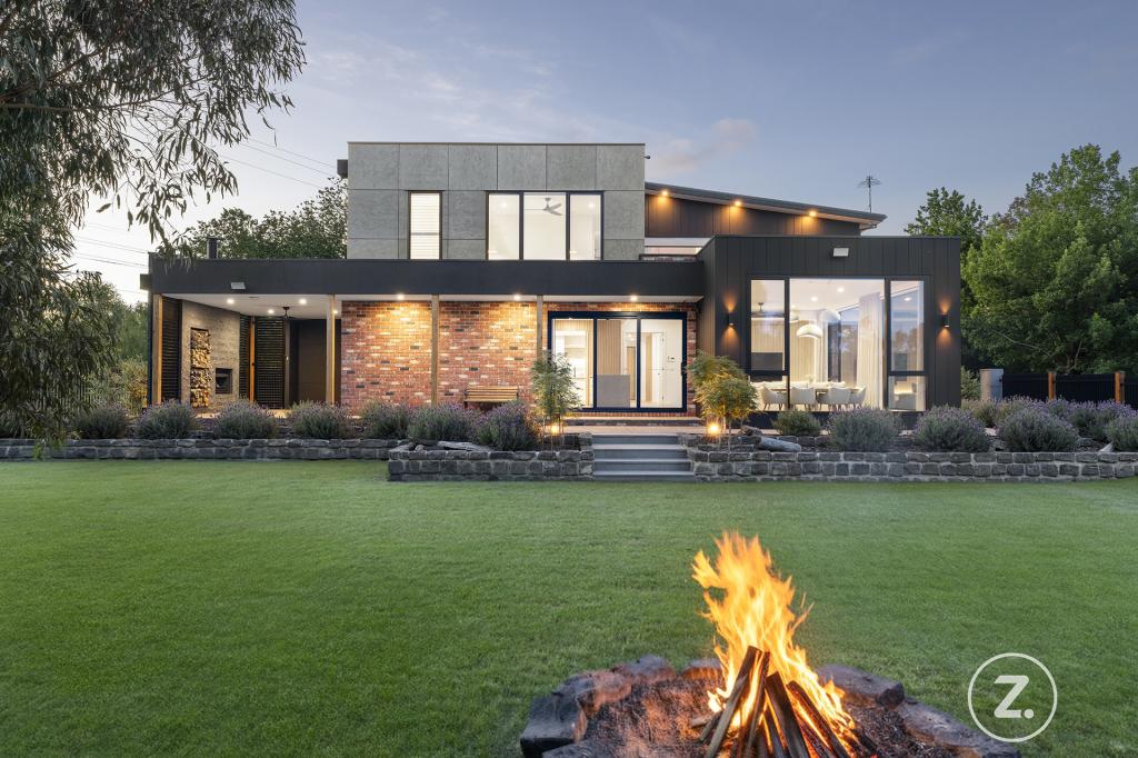 241 Sheedy Rd, Gisborne, VIC 3437