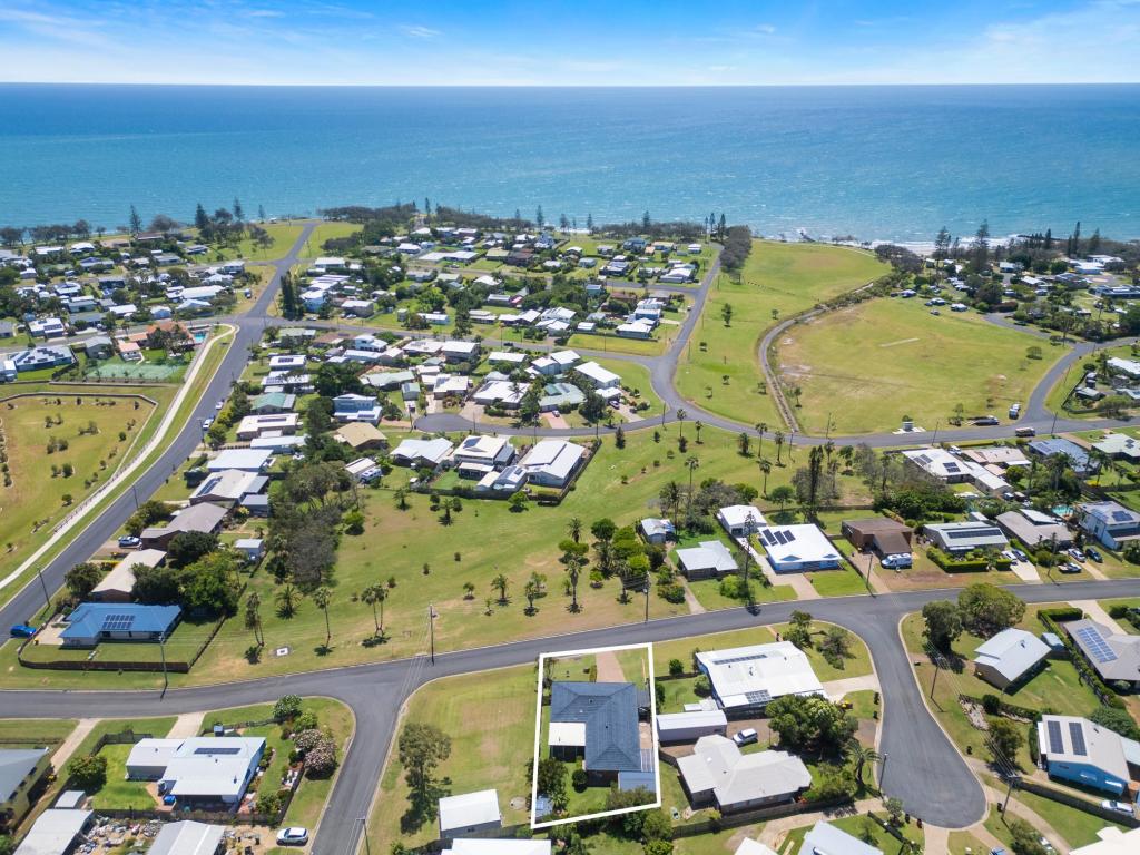 6 Bluewater Dr, Elliott Heads, QLD 4670