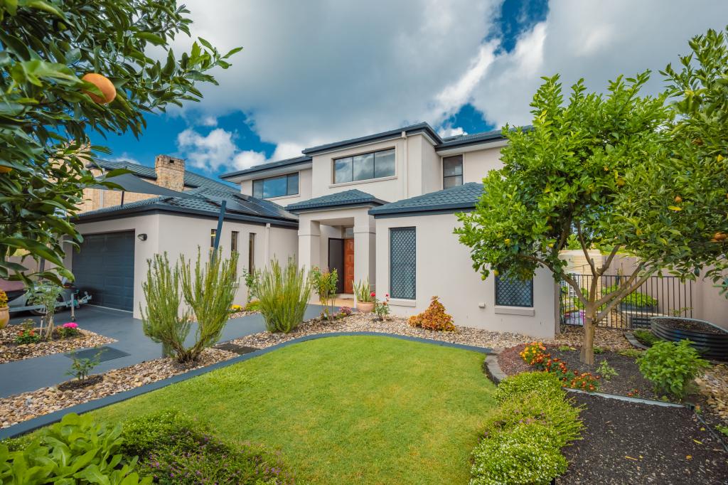 18 Rebholz Dr, Benowa, QLD 4217