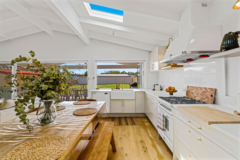 10 Watts Rd, Callala Beach, NSW 2540