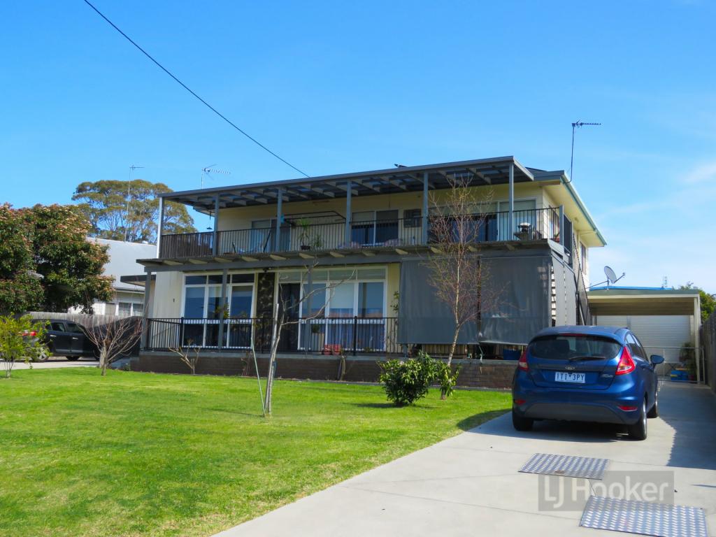 2/24 Mcmillan Gr, Paynesville, VIC 3880