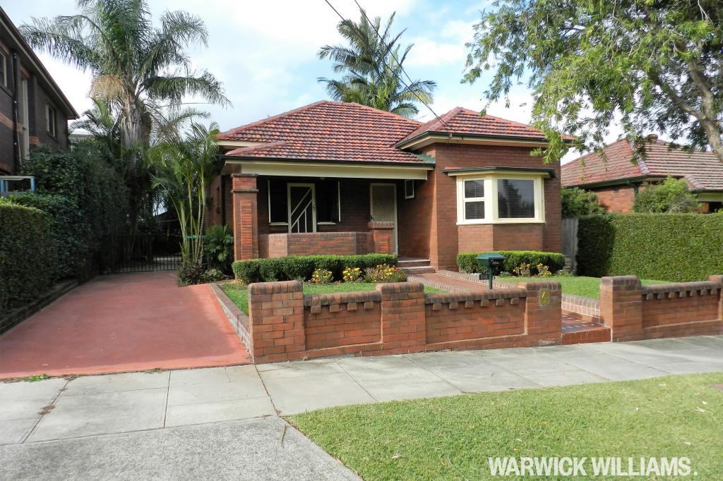 4 Duchess Ave, Rodd Point, NSW 2046