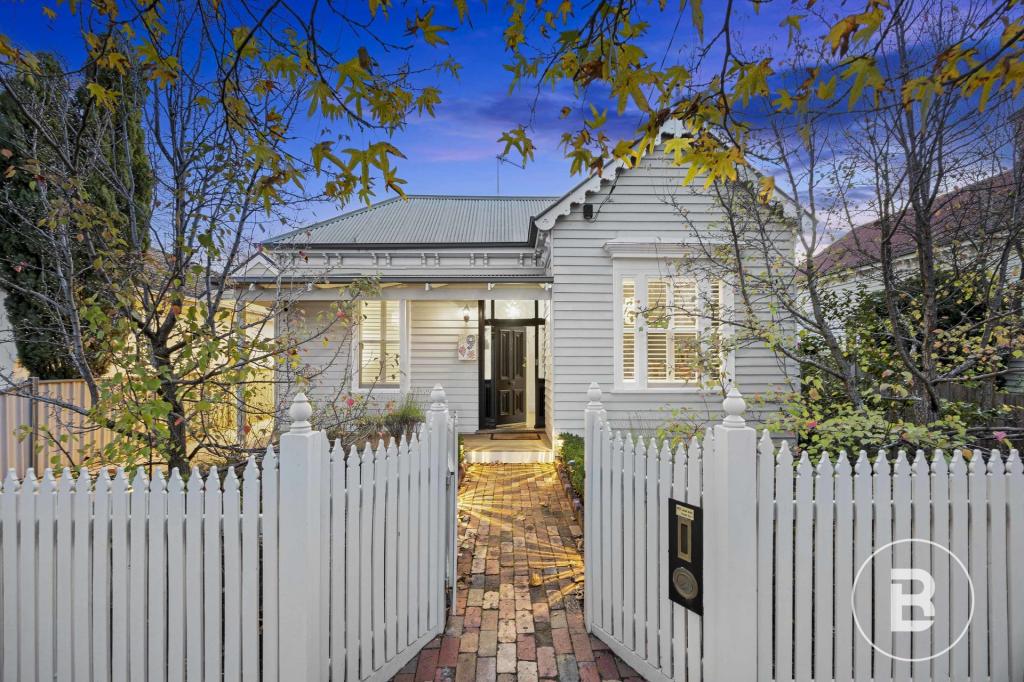 9 Burnbank St, Lake Wendouree, VIC 3350