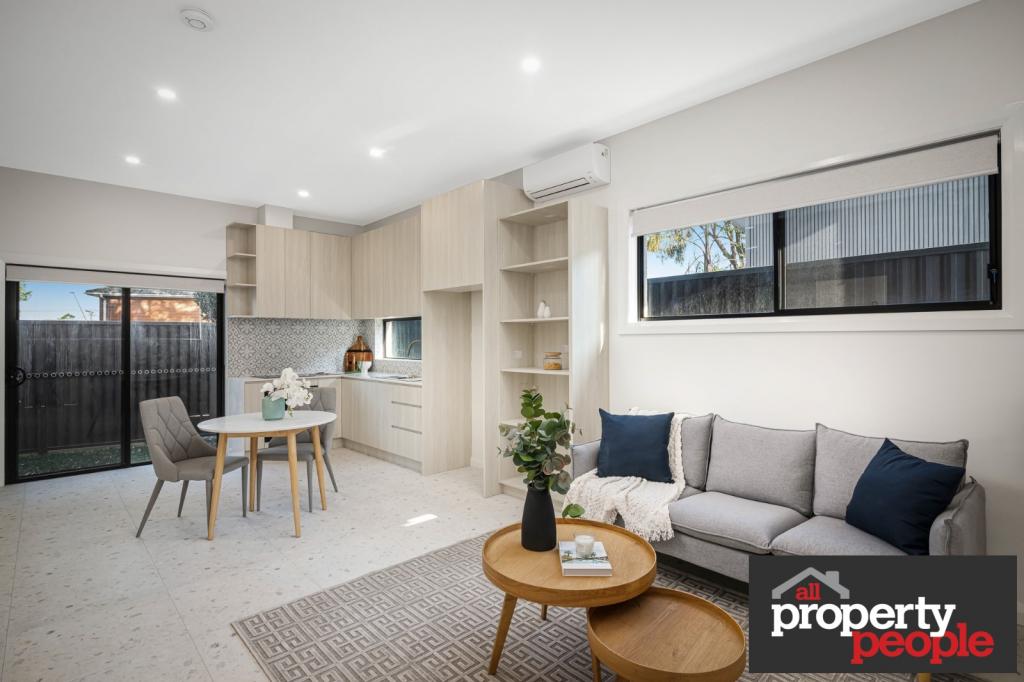 25b Templeton Cres, Moorebank, NSW 2170