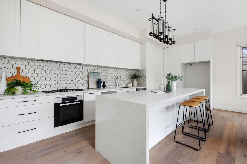 3/4 CATHERINE AVE, MOUNT WAVERLEY, VIC 3149