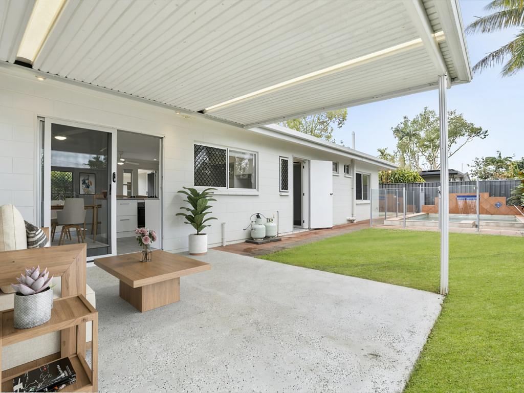 14 Almond St, Holloways Beach, QLD 4878