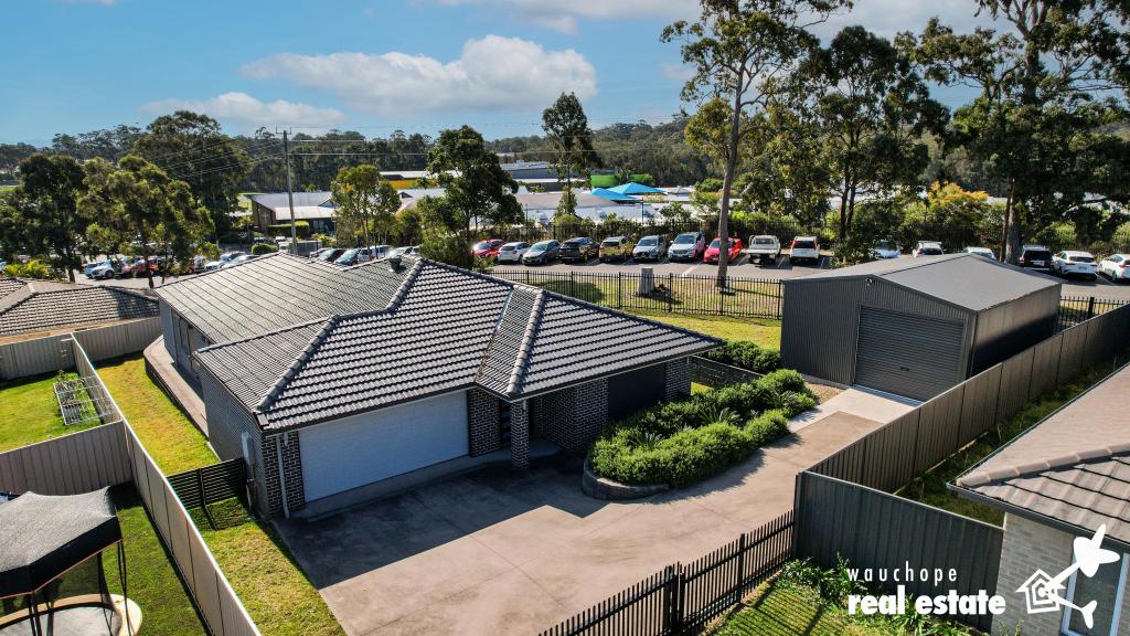 3 CAITLIN DARCY PKWY, PORT MACQUARIE, NSW 2444