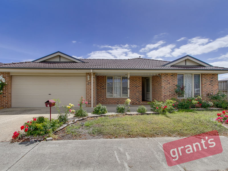 8 PALMER DR, NARRE WARREN, VIC 3805