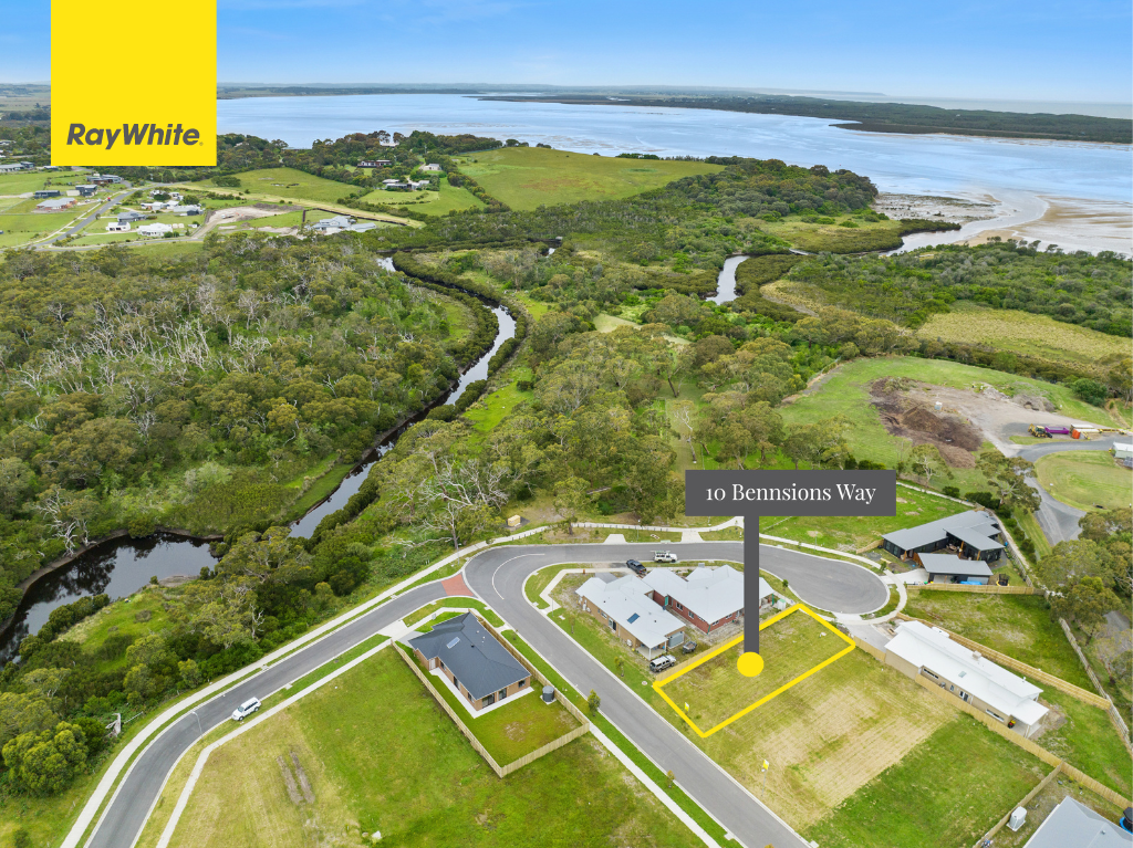 10 BENNISON WAY, INVERLOCH, VIC 3996