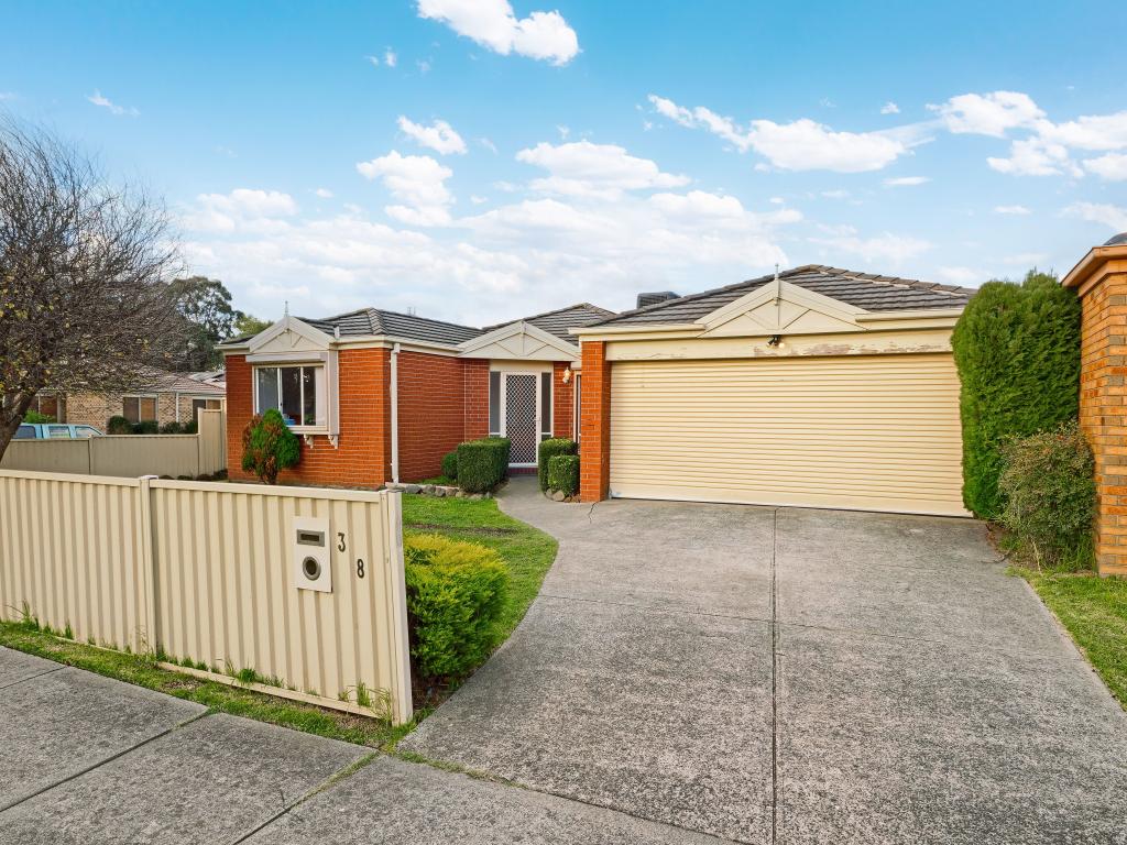 38 Joyce St, Cranbourne West, VIC 3977