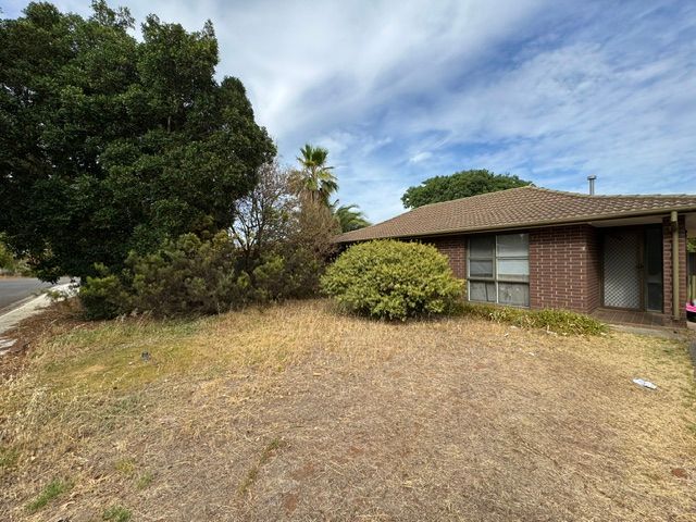 3 Amaroo Ct, Smithfield, SA 5114