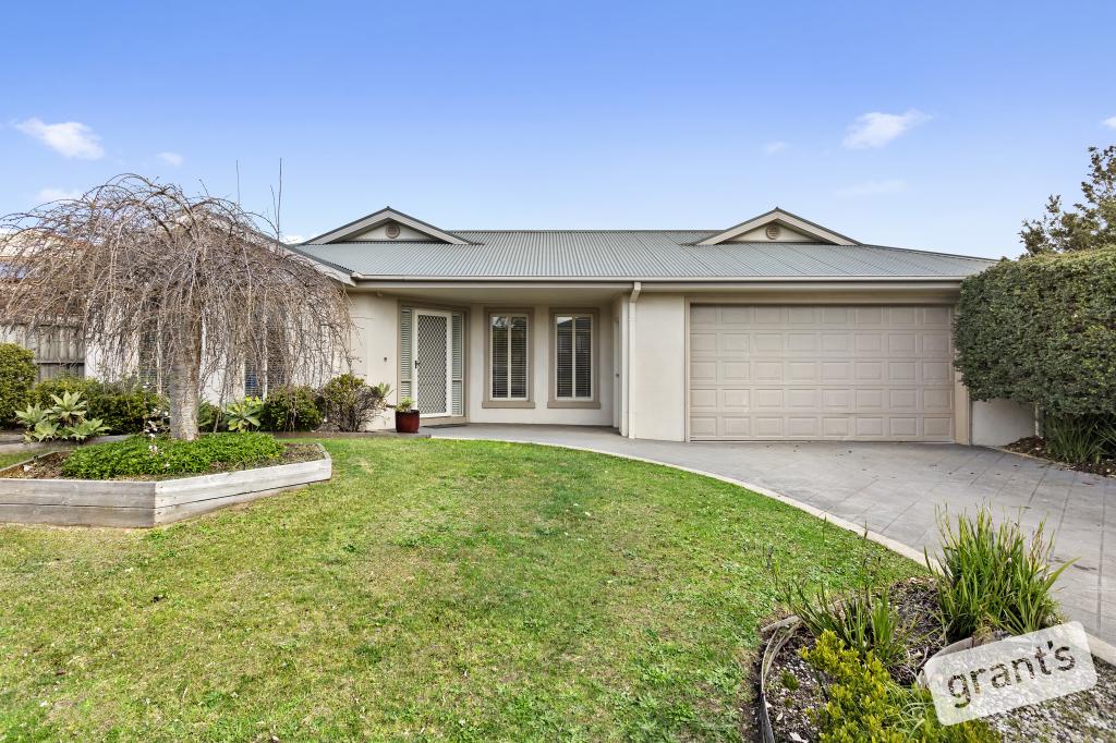 21 Deakin Ct, Berwick, VIC 3806