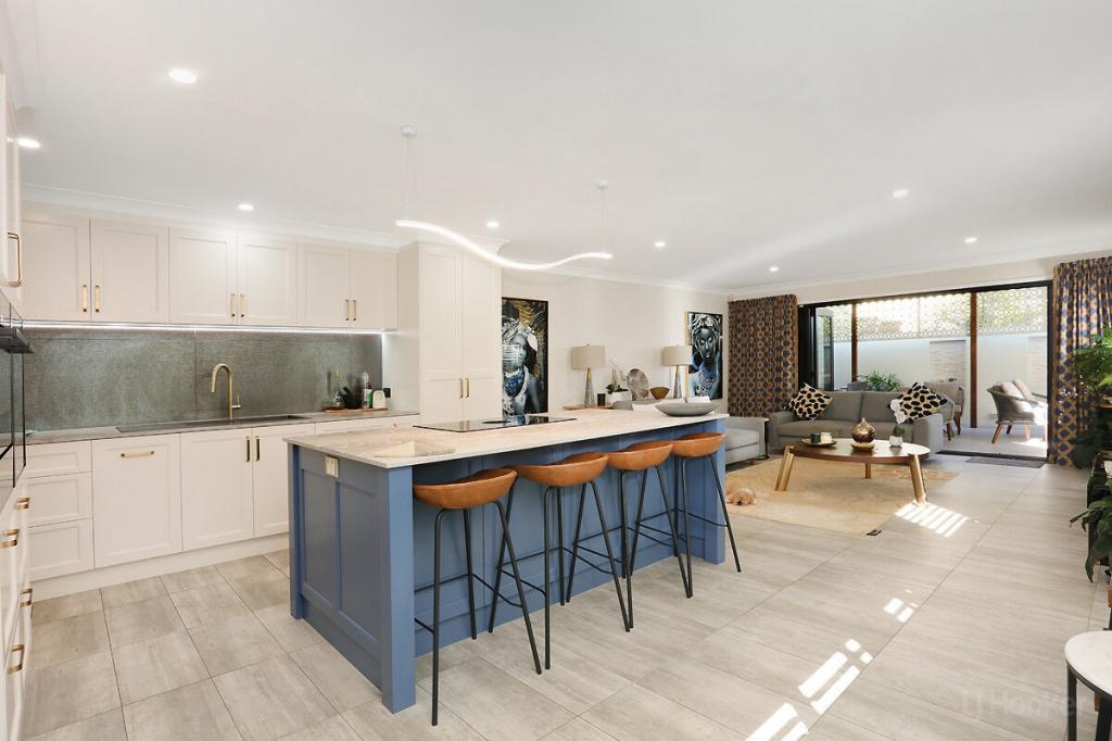 2/28 Abalone Ave, Paradise Point, QLD 4216