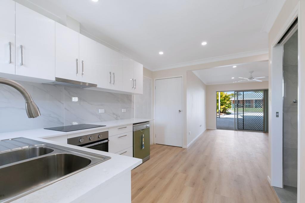 8A HOLLOWAY ST, BIRKDALE, QLD 4159