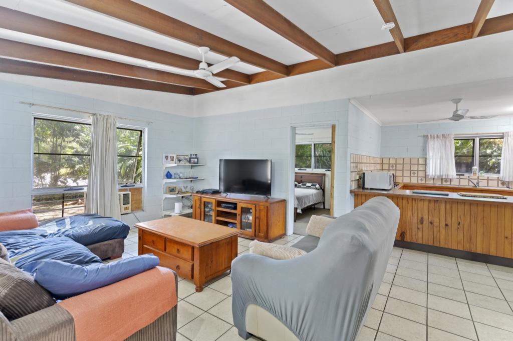 8 Egmont Cl, Clifton Beach, QLD 4879