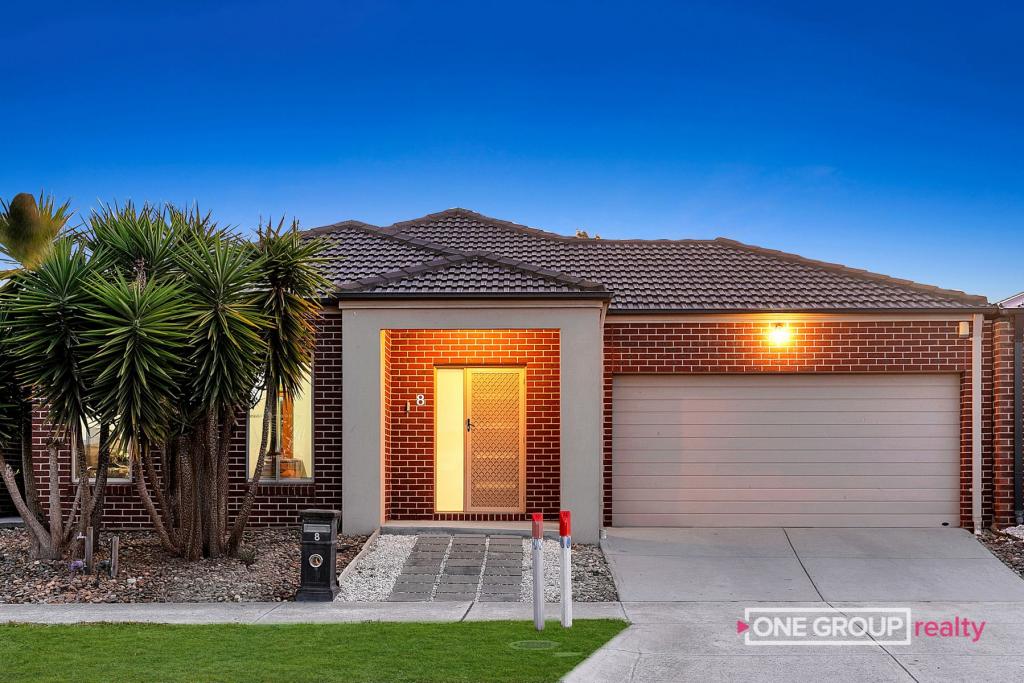 8 EMDEN RD, WOLLERT, VIC 3750