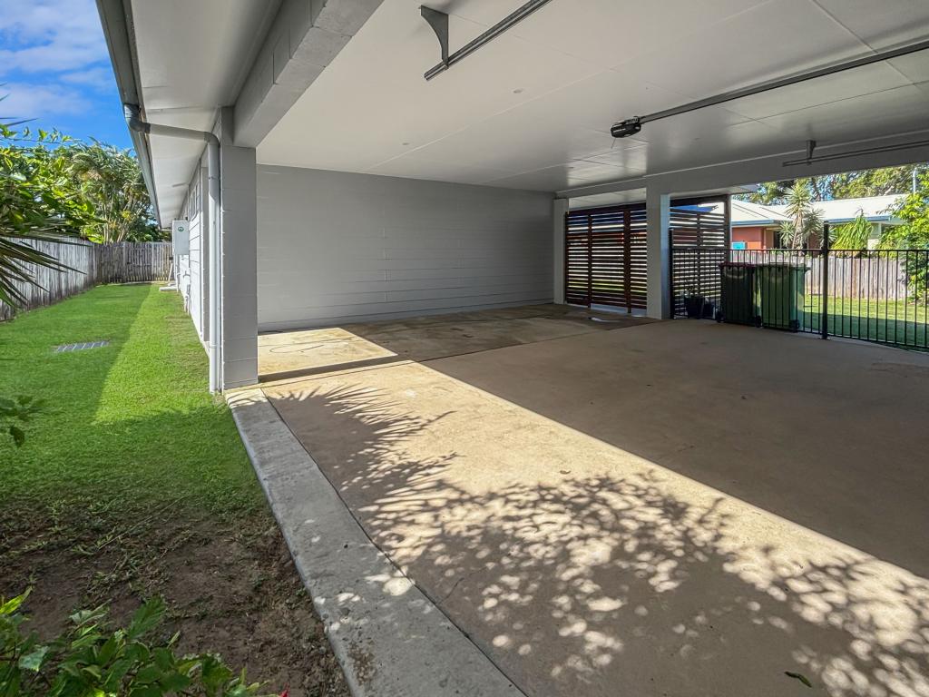 8 Brooksfield Dr, Sarina Beach, QLD 4737