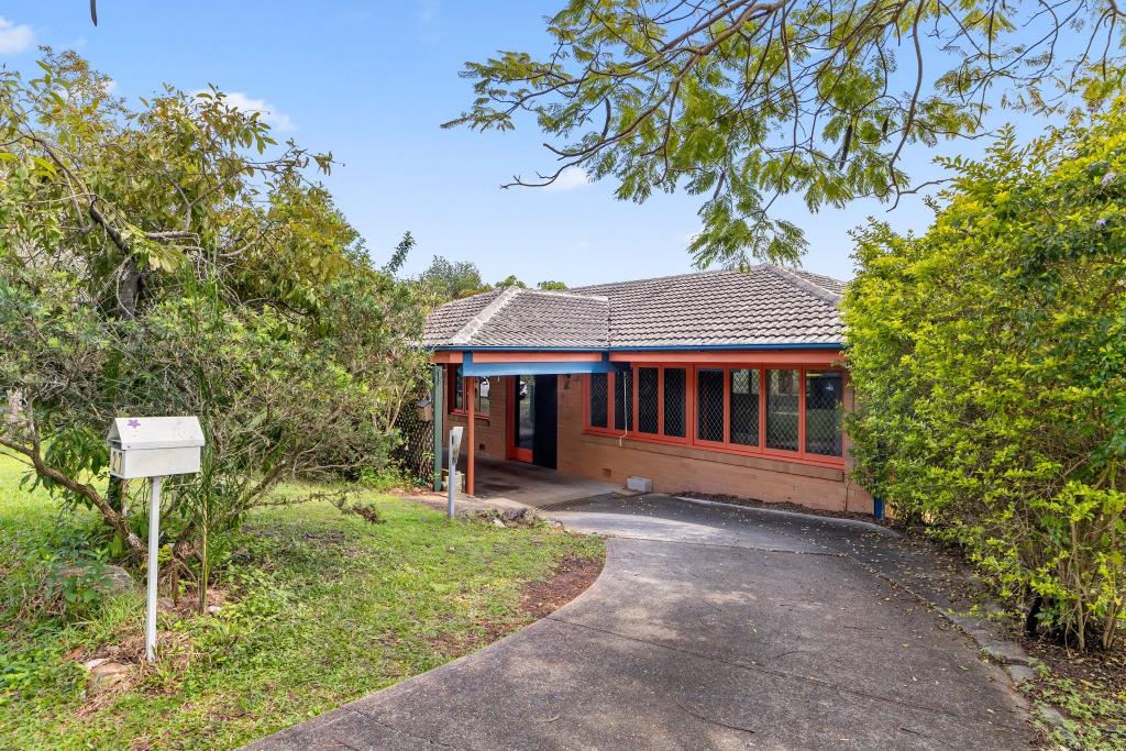 27 Rothesay St, Kenmore, QLD 4069