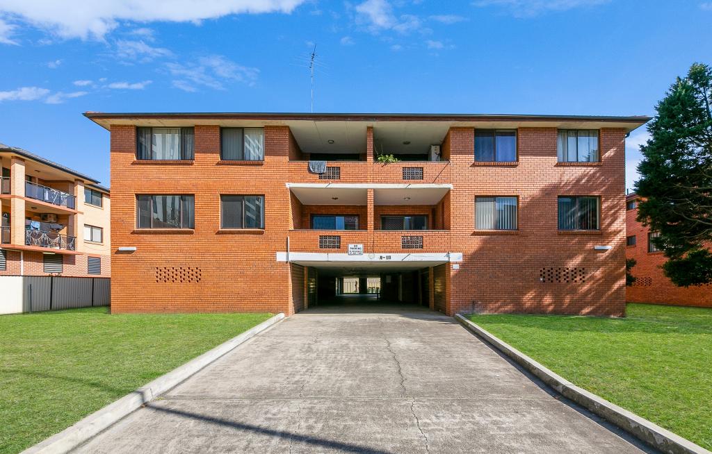 2/8 Treves St, Merrylands, NSW 2160