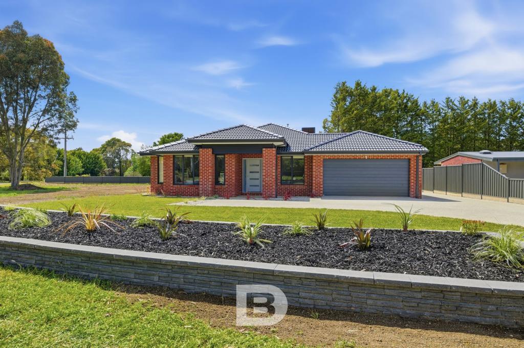 15 Gordon Cres, Romsey, VIC 3434