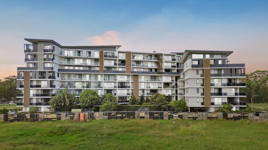 507/2 Calabria Lane, Prairiewood, NSW 2176