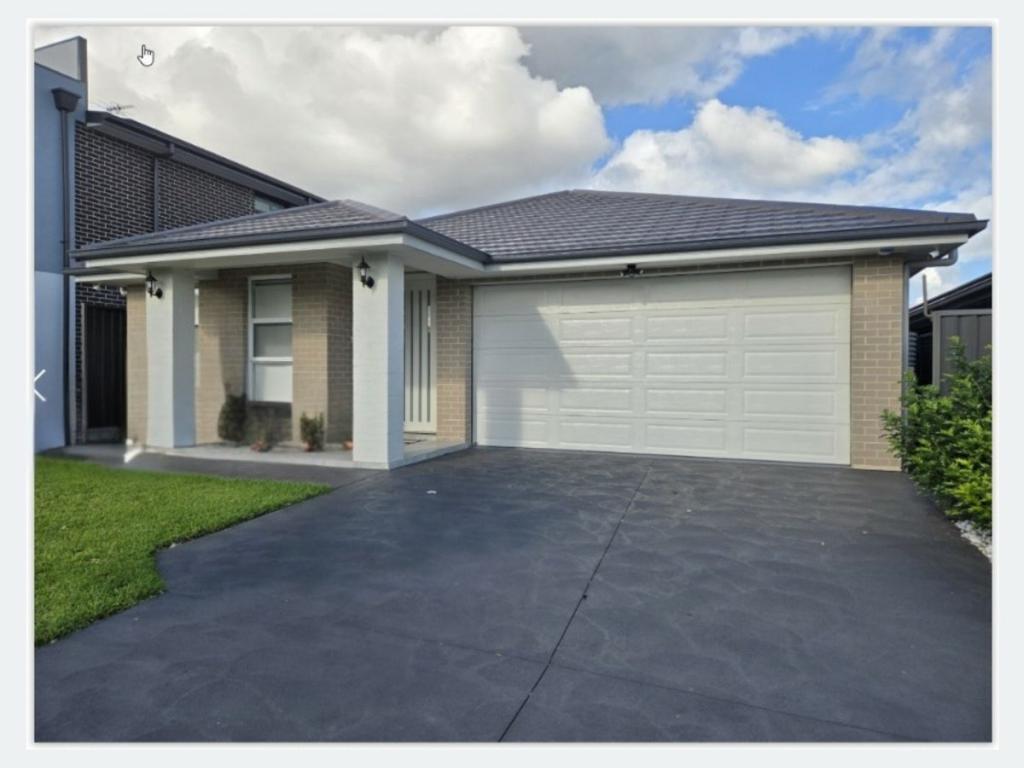66 Fieldhouse Cct, Campbelltown, NSW 2560