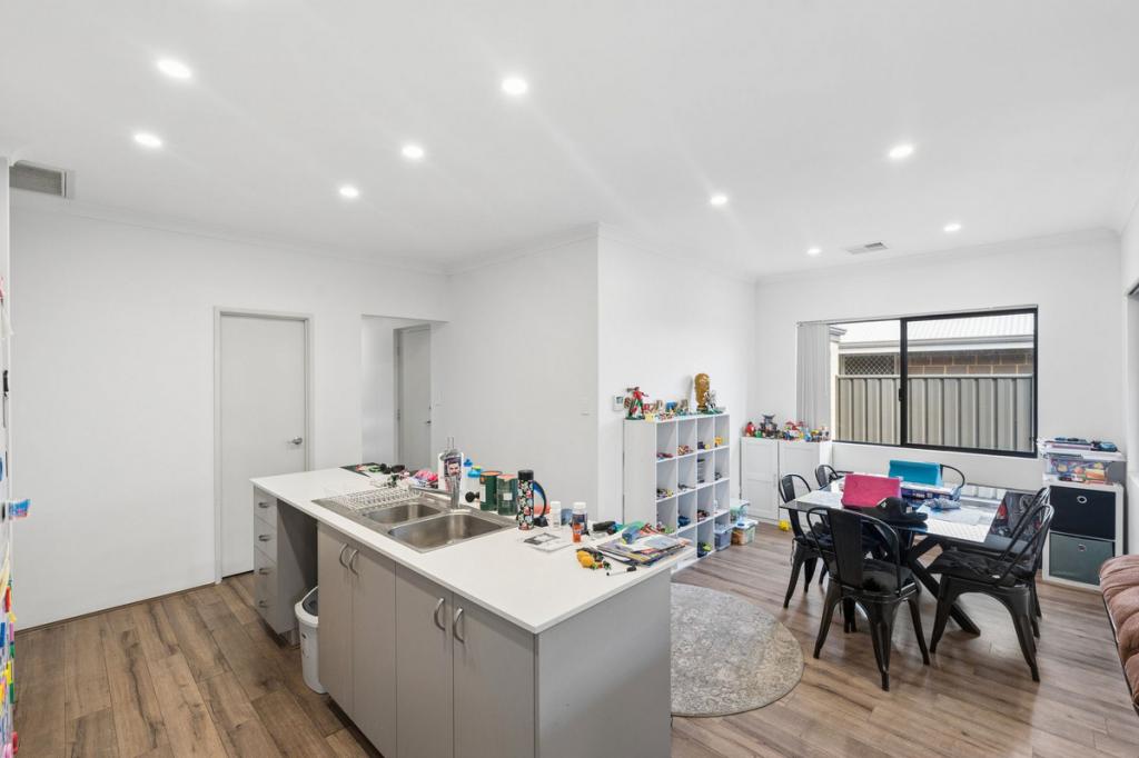69 ALPINA PROM, BANKSIA GROVE, WA 6031
