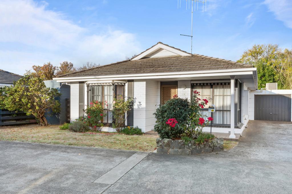 12/464 WENDOUREE PDE, LAKE WENDOUREE, VIC 3350