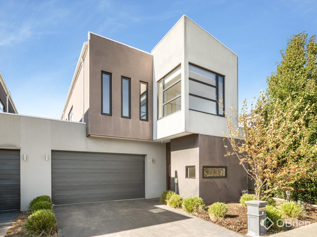 15 Maggie St, Cranbourne East, VIC 3977