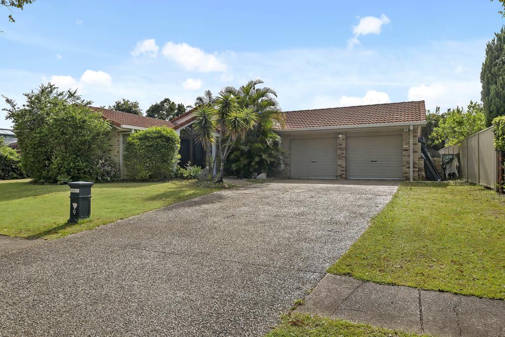 9 Bangalow St, Bridgeman Downs, QLD 4035