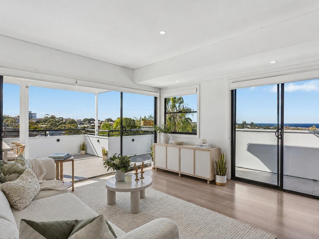 6 SEAVIEW ST, CLOVELLY, NSW 2031