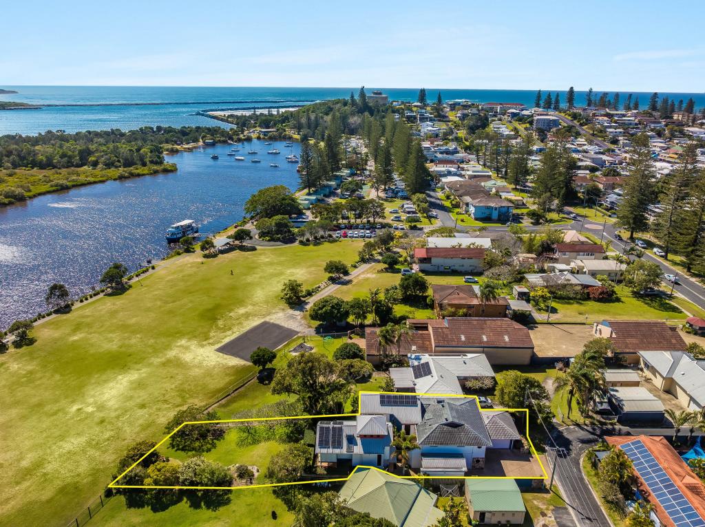 1 Bent St, Yamba, NSW 2464