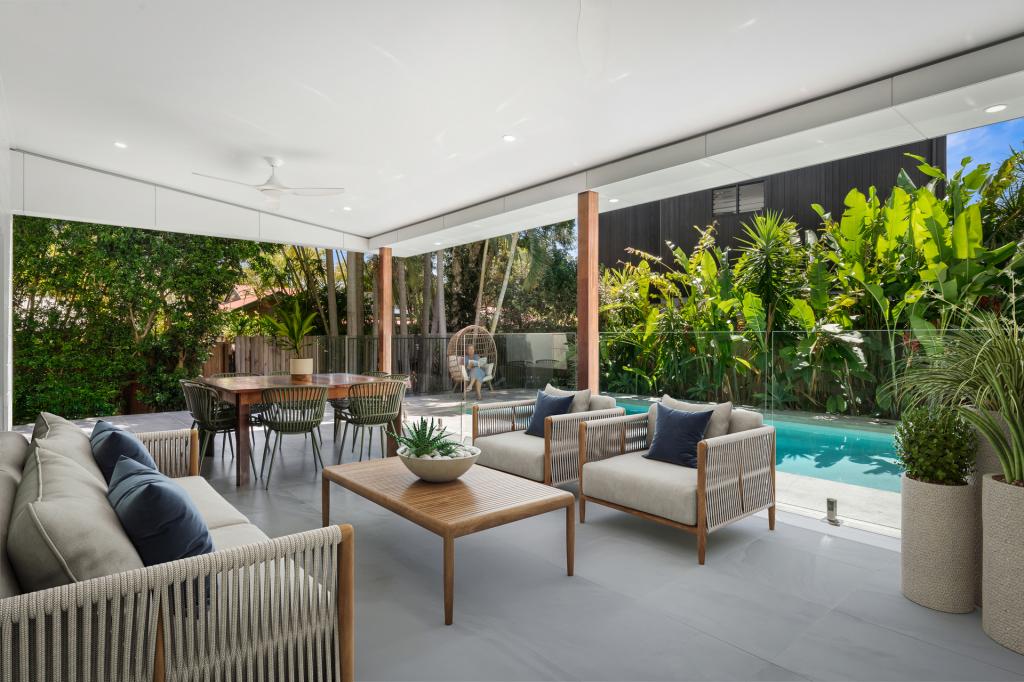 4 DAVID ST, NOOSA HEADS, QLD 4567