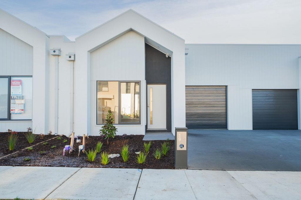 19 Torchlight Way, Berwick, VIC 3806