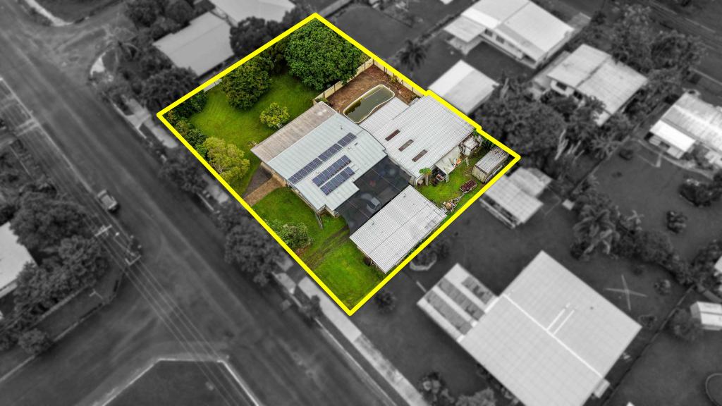 451-453 Mccoombe St, Mooroobool, QLD 4870
