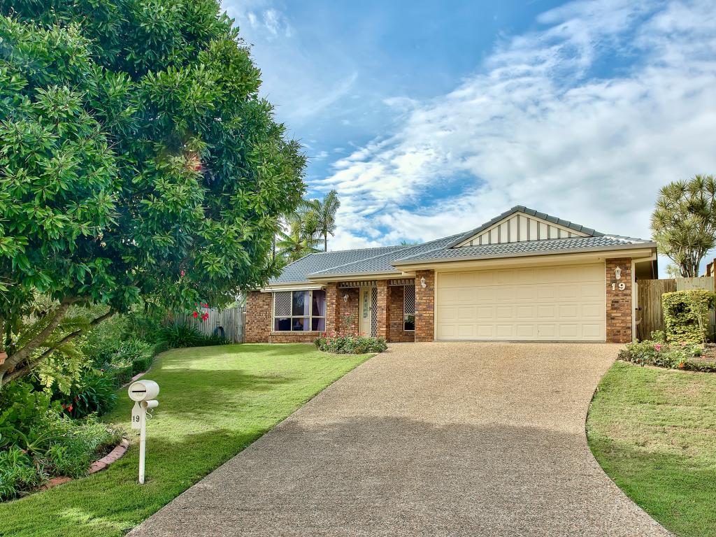 19 Glenlyon Ct, Albany Creek, QLD 4035