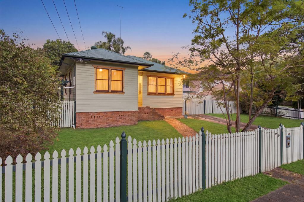 16 Fourth Ave, Seven Hills, NSW 2147