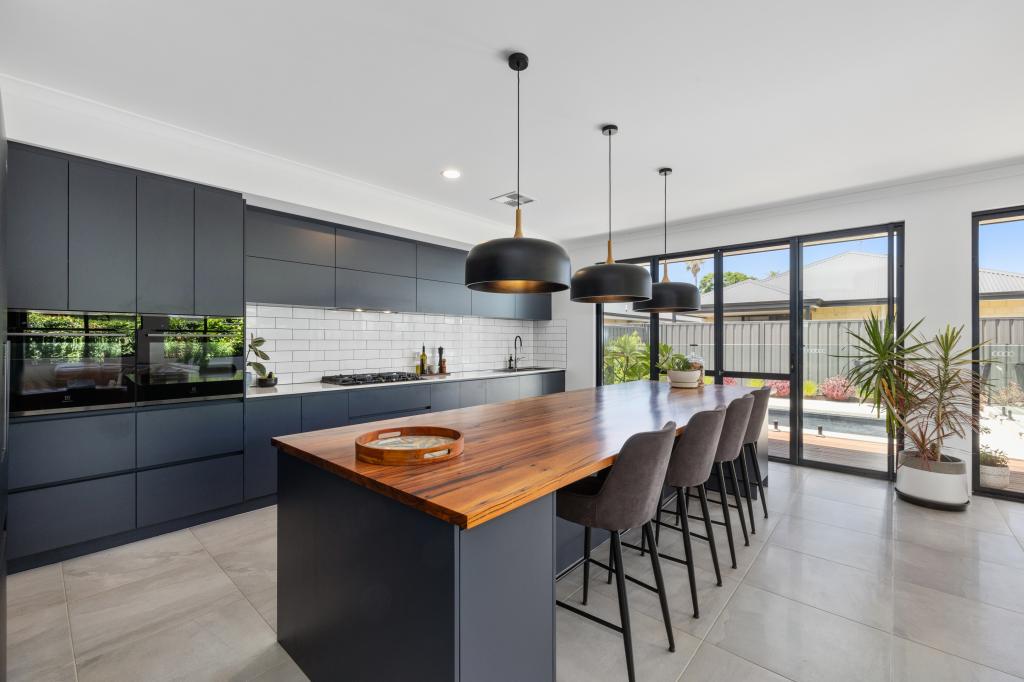 18 Little Cl, East Cannington, WA 6107
