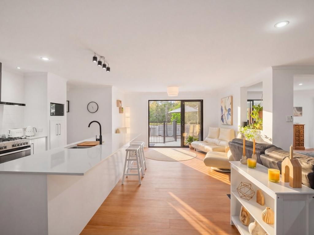 1 NYOKA CT, ELANORA, QLD 4221