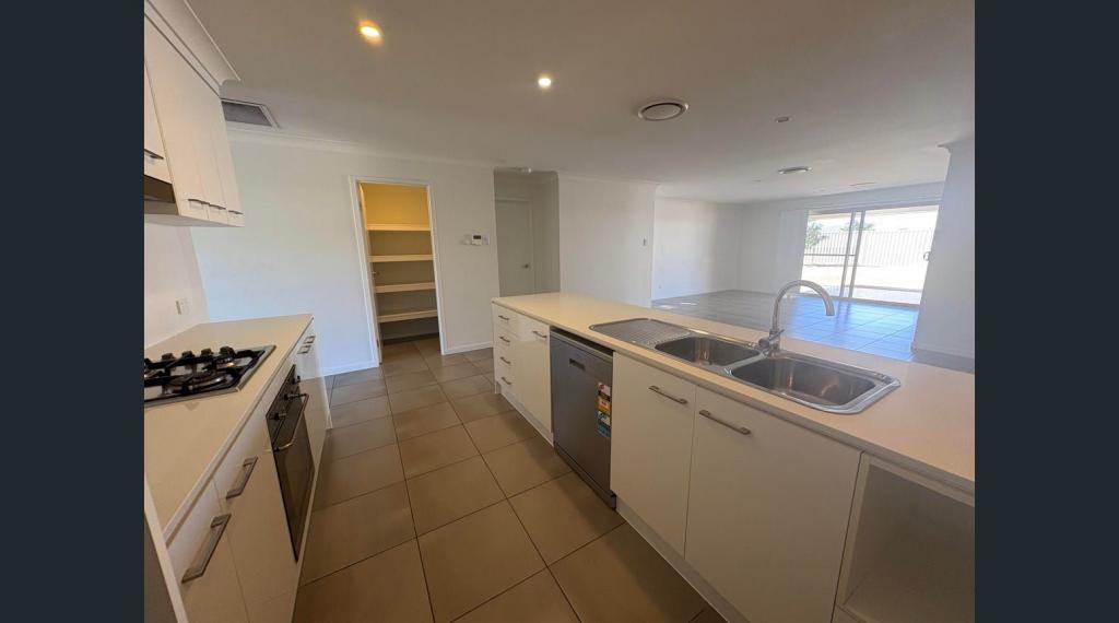 57 Acacia Dr, Miles, QLD 4415