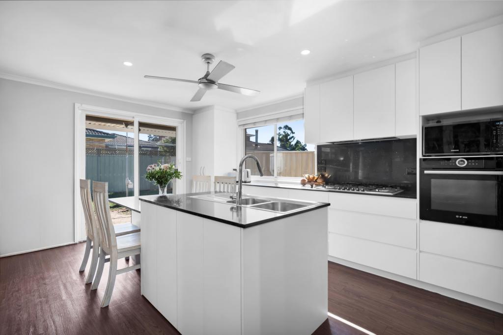 43 Oswald Cres, Rosemeadow, NSW 2560