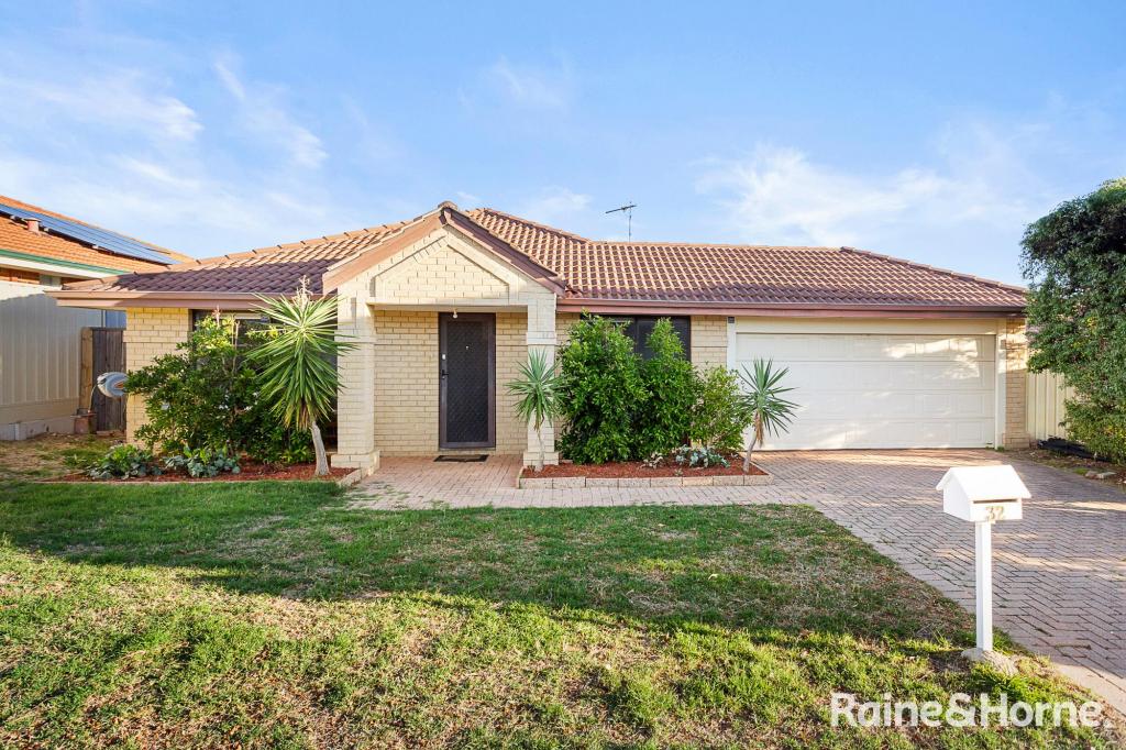 32 Manchester Dr, Hocking, WA 6065